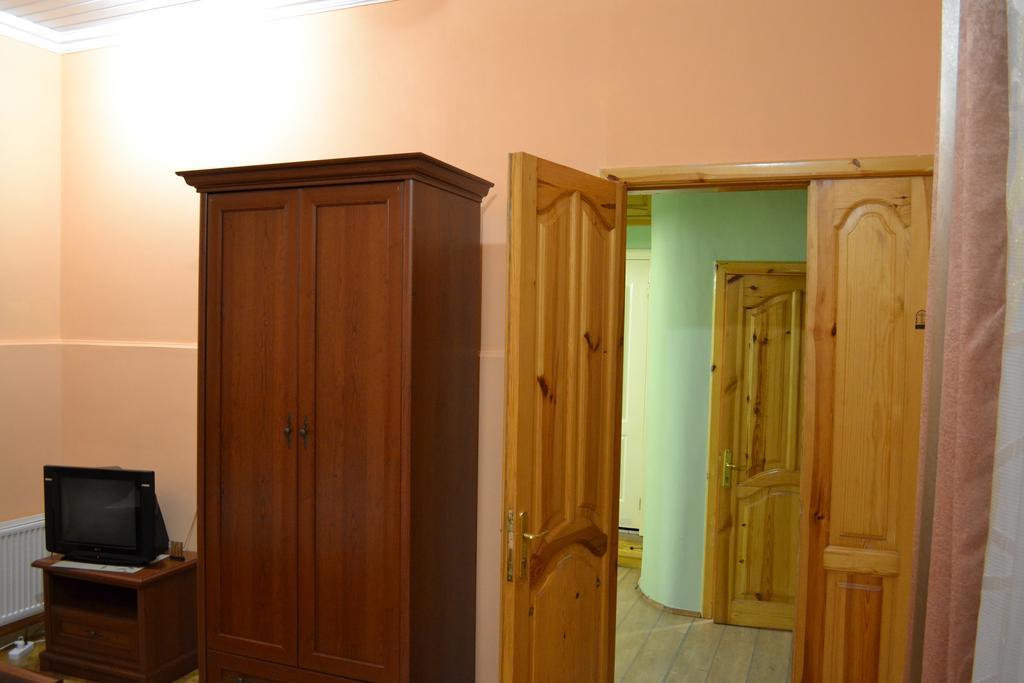 Apartment On Ploshcha Svyatogo Teodora Львов Экстерьер фото
